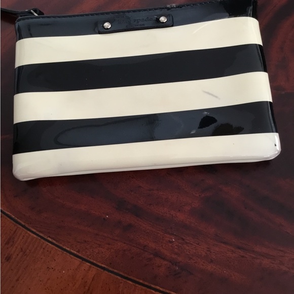 Kate Spade Black  Patent leather  & White Stripped  Wallet $45 - Picture 2 of 7